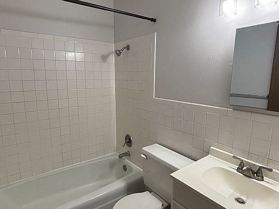 4th image of 733-747 Russell Rd #733-14