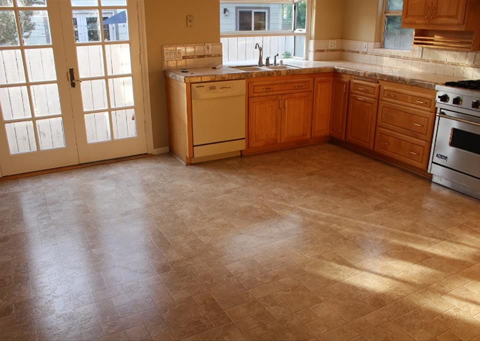 1st image of 8312 Pine Ct
