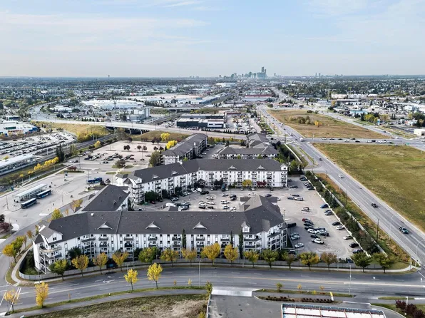 330 Clareview Station Dr NW #1201, Edmonton, AB T5Y 0E6