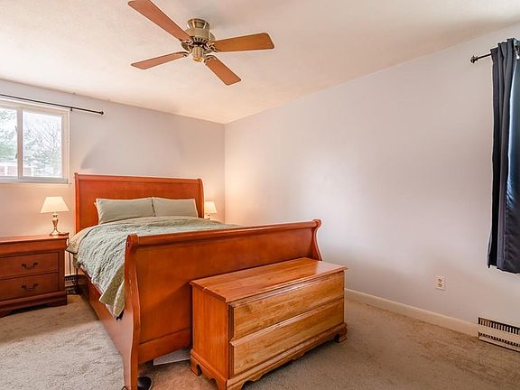 3rd image of 65 Fountain Ln APT 14