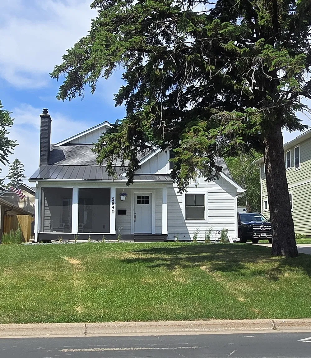 4 bed, 3.5 bath, 3800 sqft, $5,400 — Photo 1