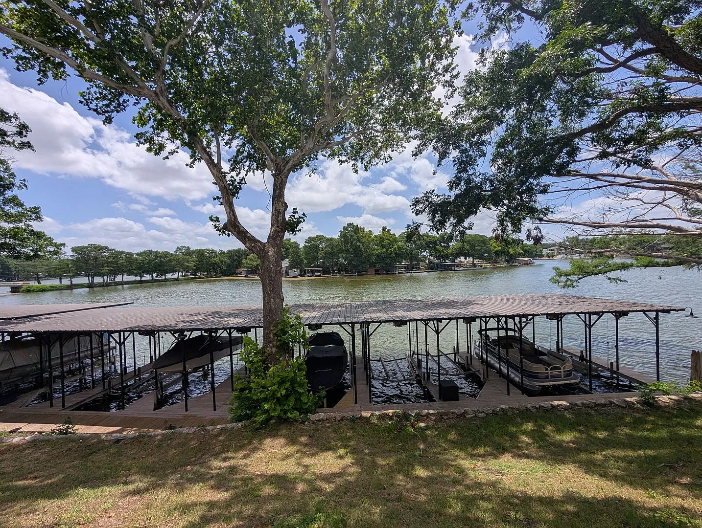2/2 Condo on Lake McQueeny / Waterfront Condos / Boat Slip / Fridge, Washer, Dryer Included / Com... — Photo 2