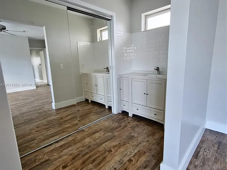 4900 Cleveland St — Photo 13