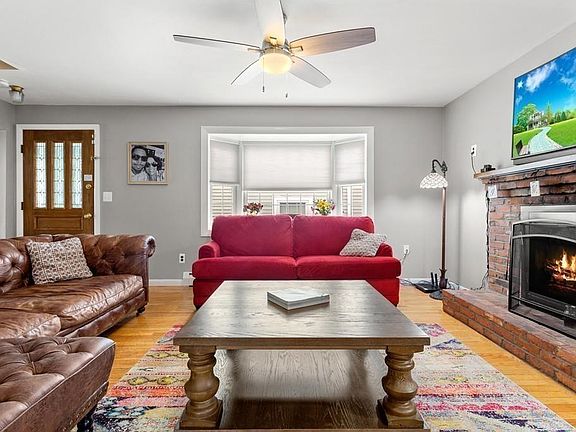 3rd image of 22 Northend Ave