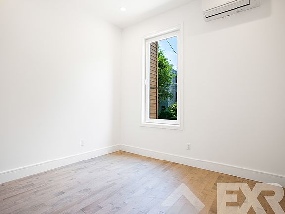 4th image of 167 Eckford St #1