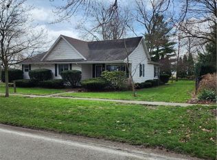 406 E 3rd St, Brocton, IL 61917