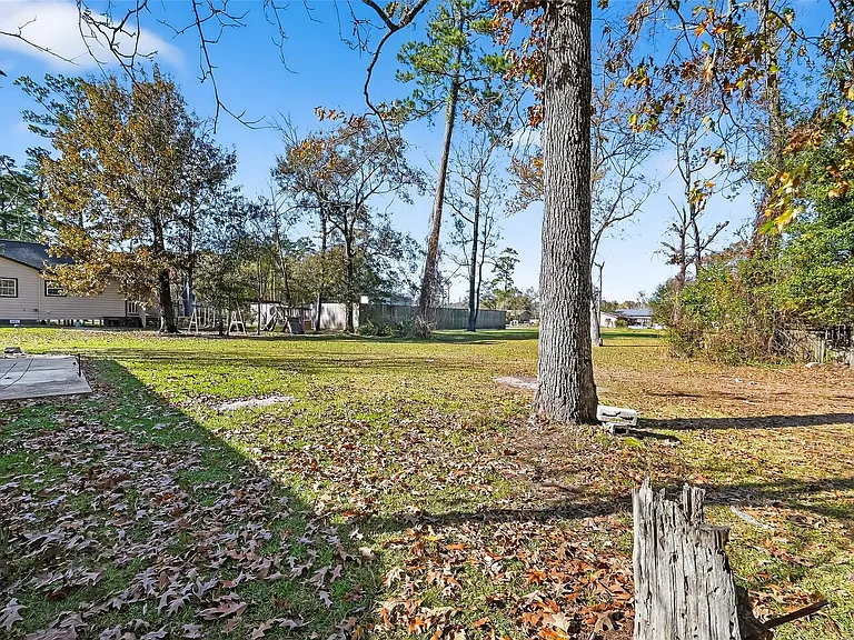 23567 Pine Forest Dr — Photo 36