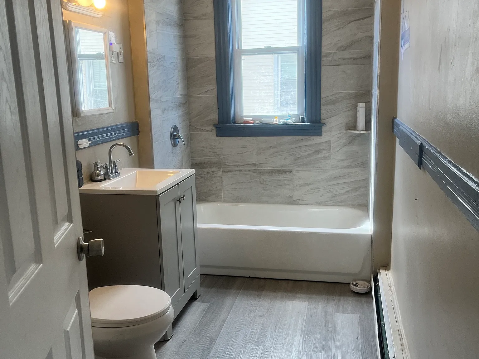3 bed, 1.0 bath, 1223 sqft, $1,850 — Photo 3
