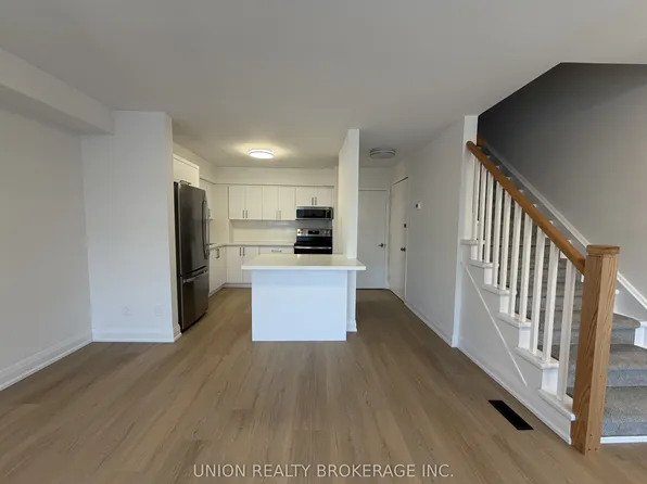 930A Pape Ave Unit 1, Toronto, ON M4K 3V2