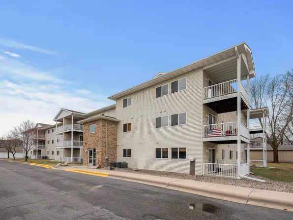 875 Bahls Dr APT 207, Hastings, MN 55033