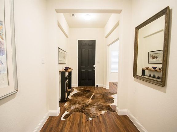 4th image of 2909 Megan St