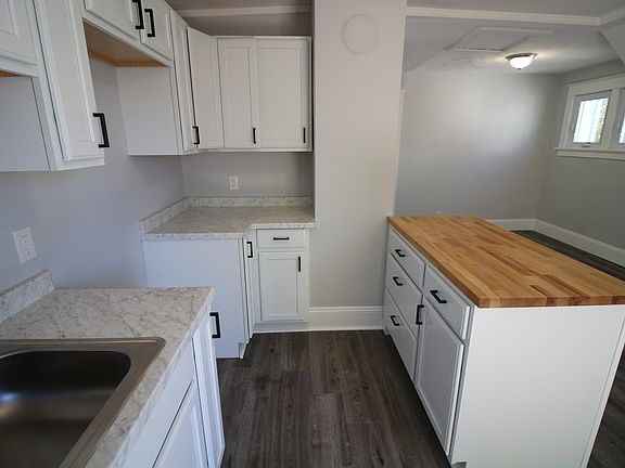 3rd image of 1022 Washington Ave #2
