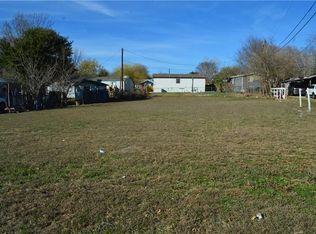 405 Stacy Dr, Taylor, TX 76574