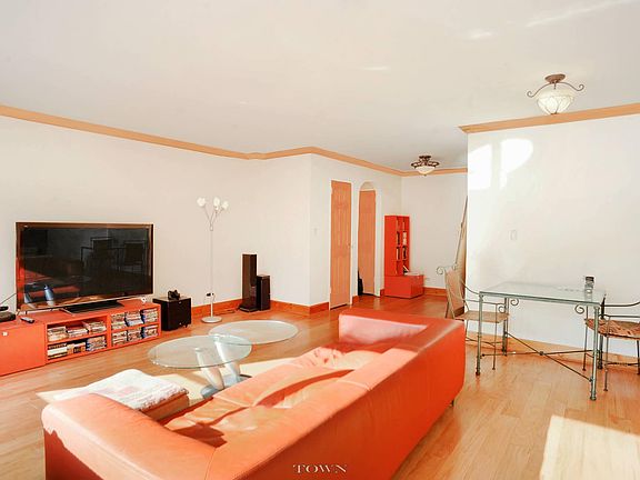 2nd image of 420 E 55th St APT 11P
