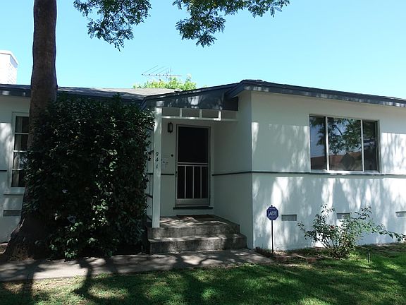 3rd image of 941 Coeur D Alene Ave