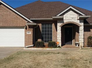 1061 Hollow Creek Rd, Burleson, TX 76028