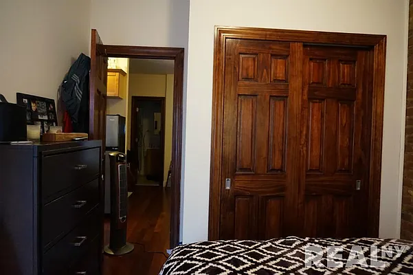 Rented by REAL New York | media 20