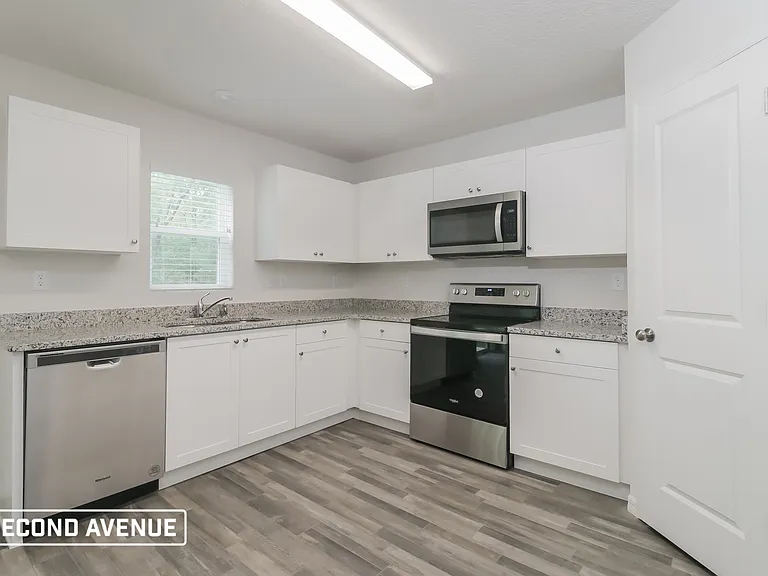 10774 N Academy Dr — Photo 2