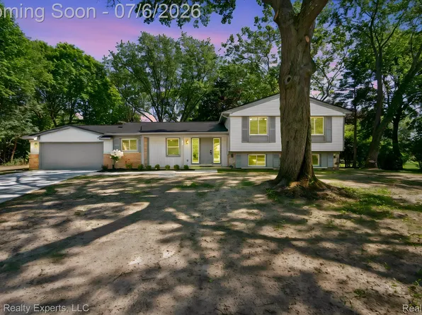 4089 Aberdeen Ct, West Bloomfield, MI 48323