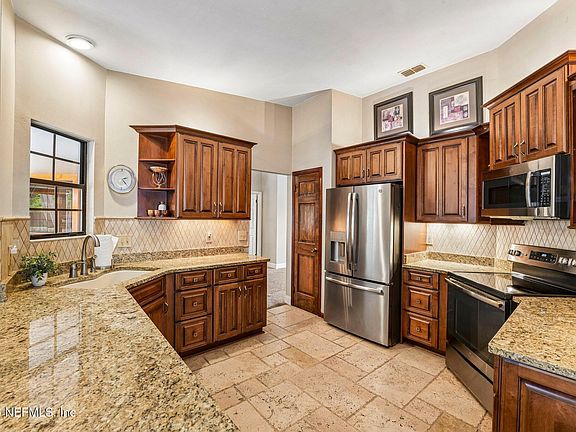 5th image of 14360 CRYSTAL COVE Drive S