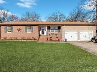 9147 Mount Holly Huntersville Rd, Huntersville, NC 28078