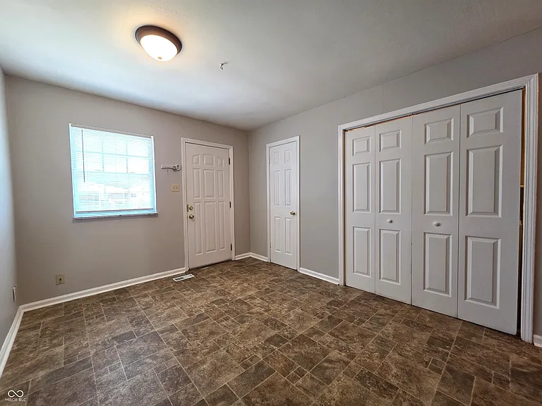 3845 Asbury St — Photo 8