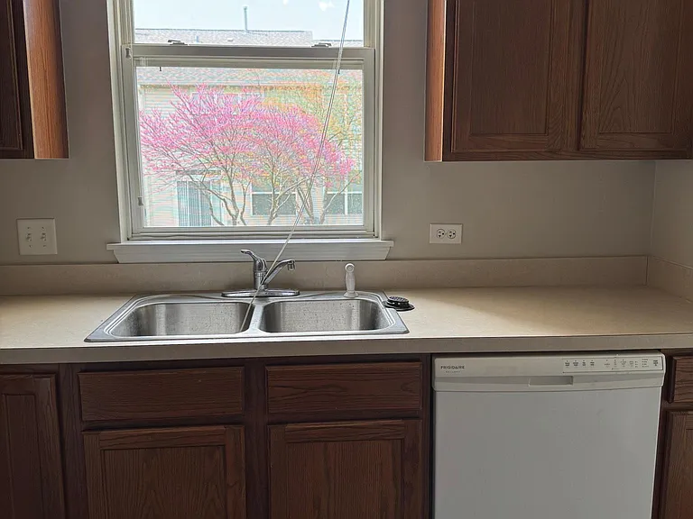 2361 Sunshine Ln — Photo 14