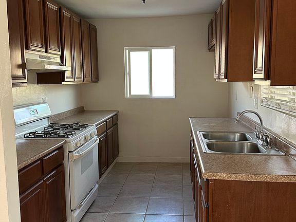 4th image of 2085 N Highland St APT B