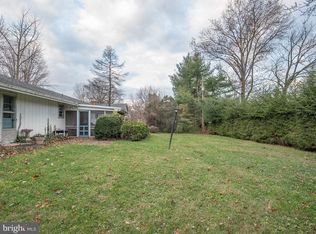 1933 Robindale Ave, Lancaster, PA 17601