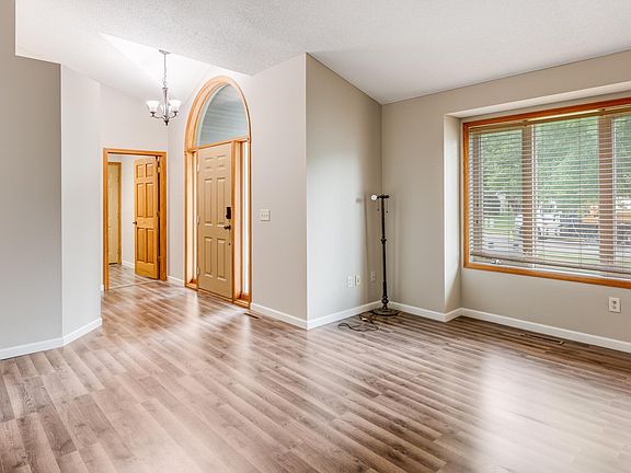 4th image of 25736 18th St W