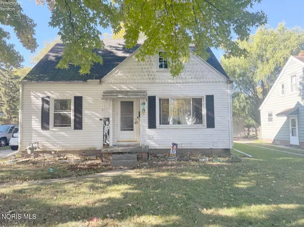 103 Birch Dr, Rossford, OH 43460
