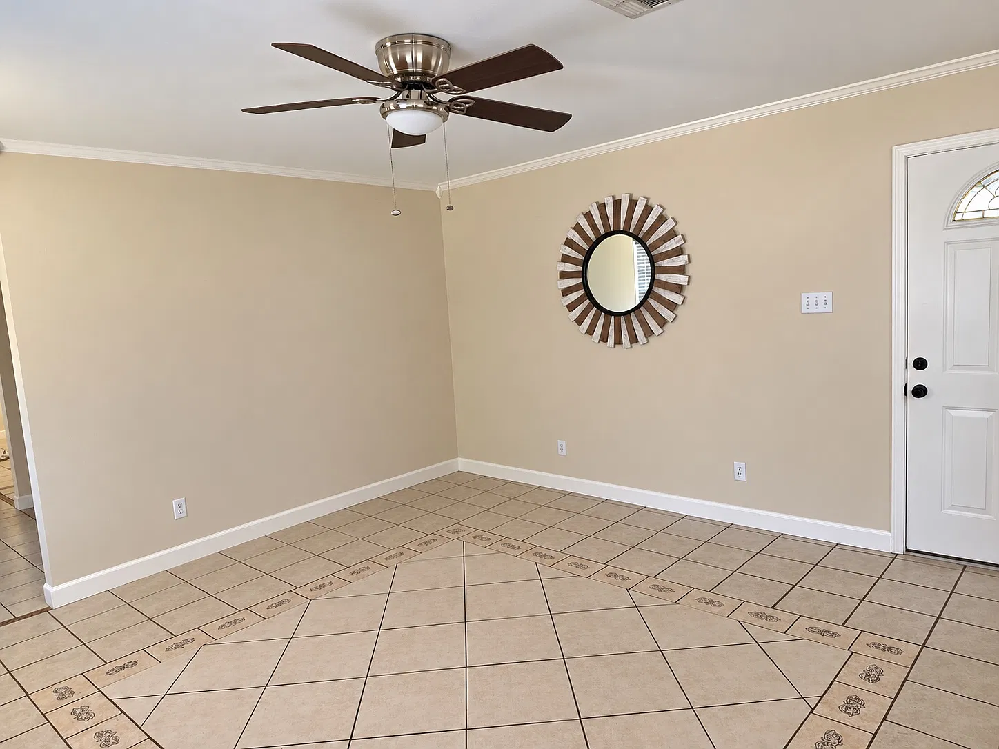 2 bed, 1100 sqft, $1,200 — Photo 2
