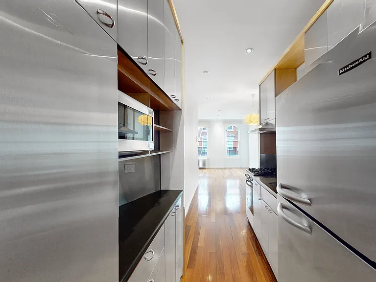 23 King St #8 — Photo 6