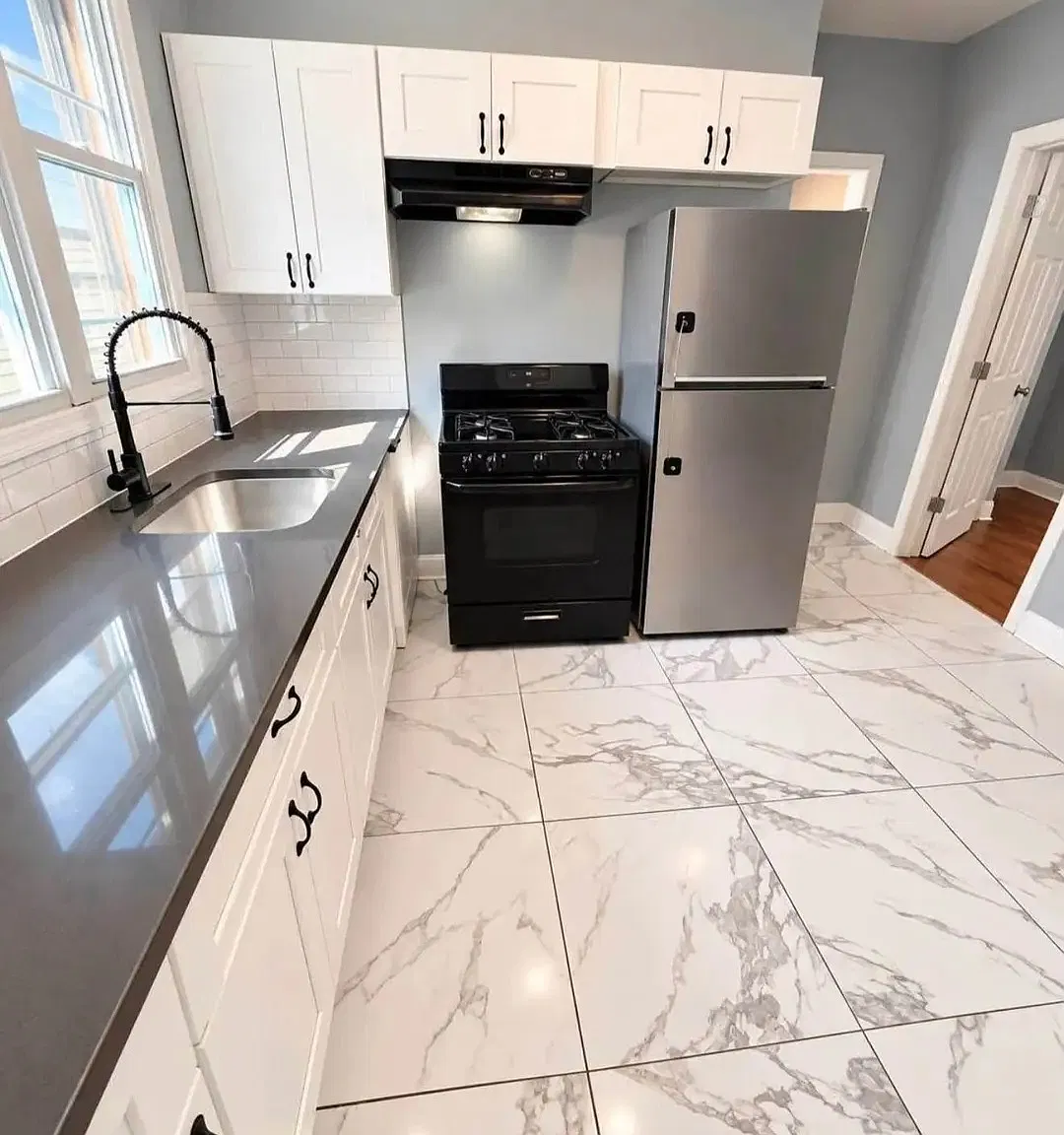 3 bed, $2,300 — Photo 1