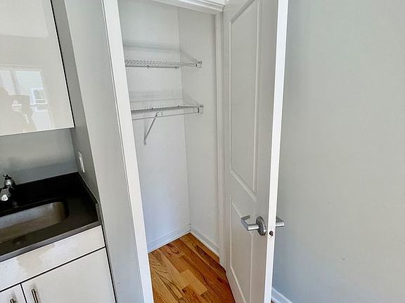 3rd image of 531 N Budd St #3D