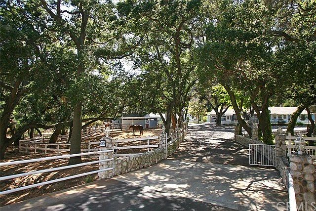 Almost 2 acres nestled amongst oak trees