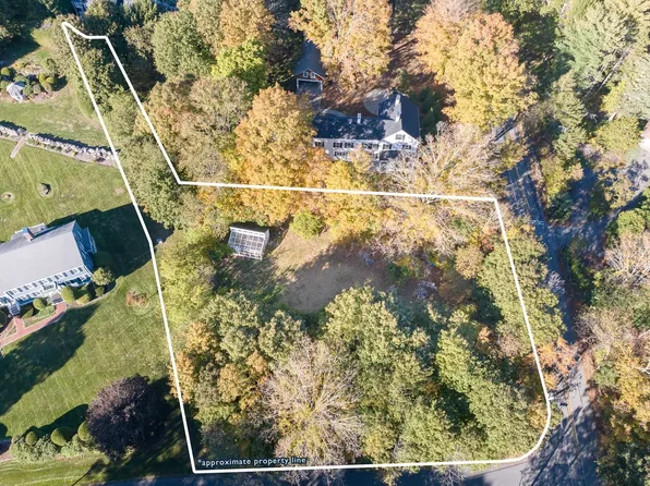 3 October Ln, Weston, MA 02493