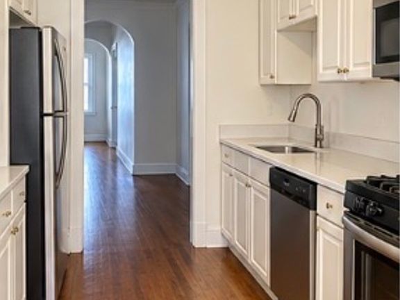 3rd image of 2429 W Foster Ave #2