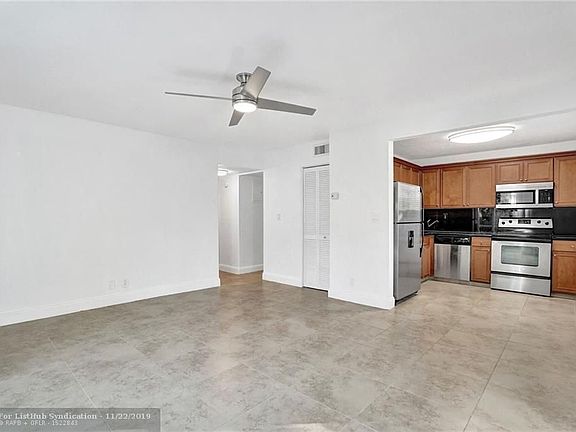 3rd image of 820 NE 28th St APT 1