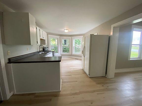 4th image of 721 Alexandria St #721