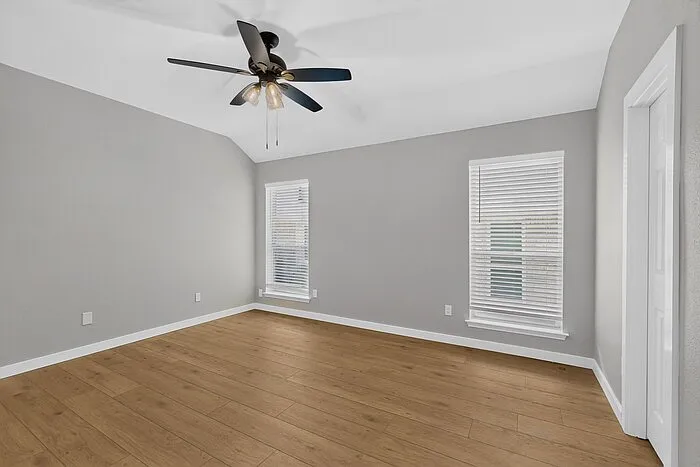 9881 Cambridge Dr — Photo 20