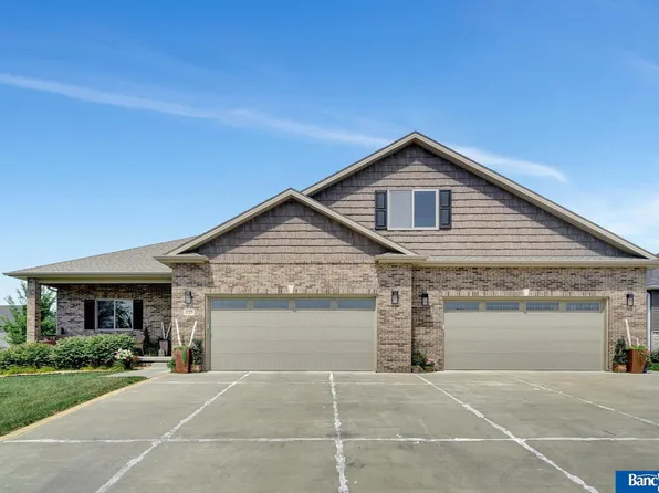 1123 N 101st St, Lincoln, NE 68527