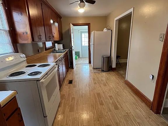 4th image of 103 Moseley St