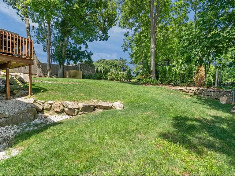 44 Dion Ave — Photo 38