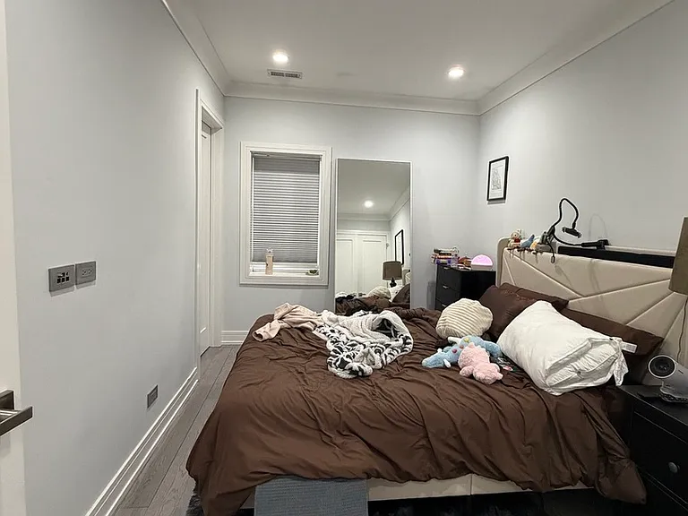 2145 W Fletcher St #3R — Photo 3