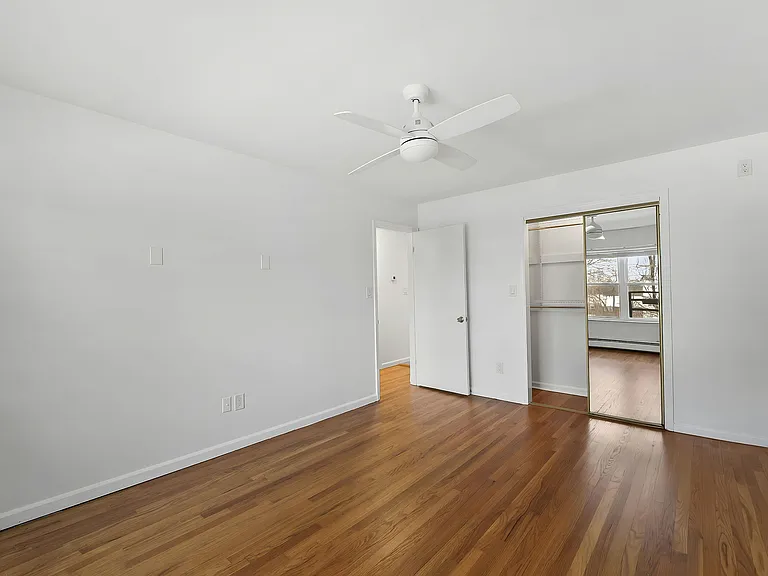 198 Conover Ave #4 — Photo 10