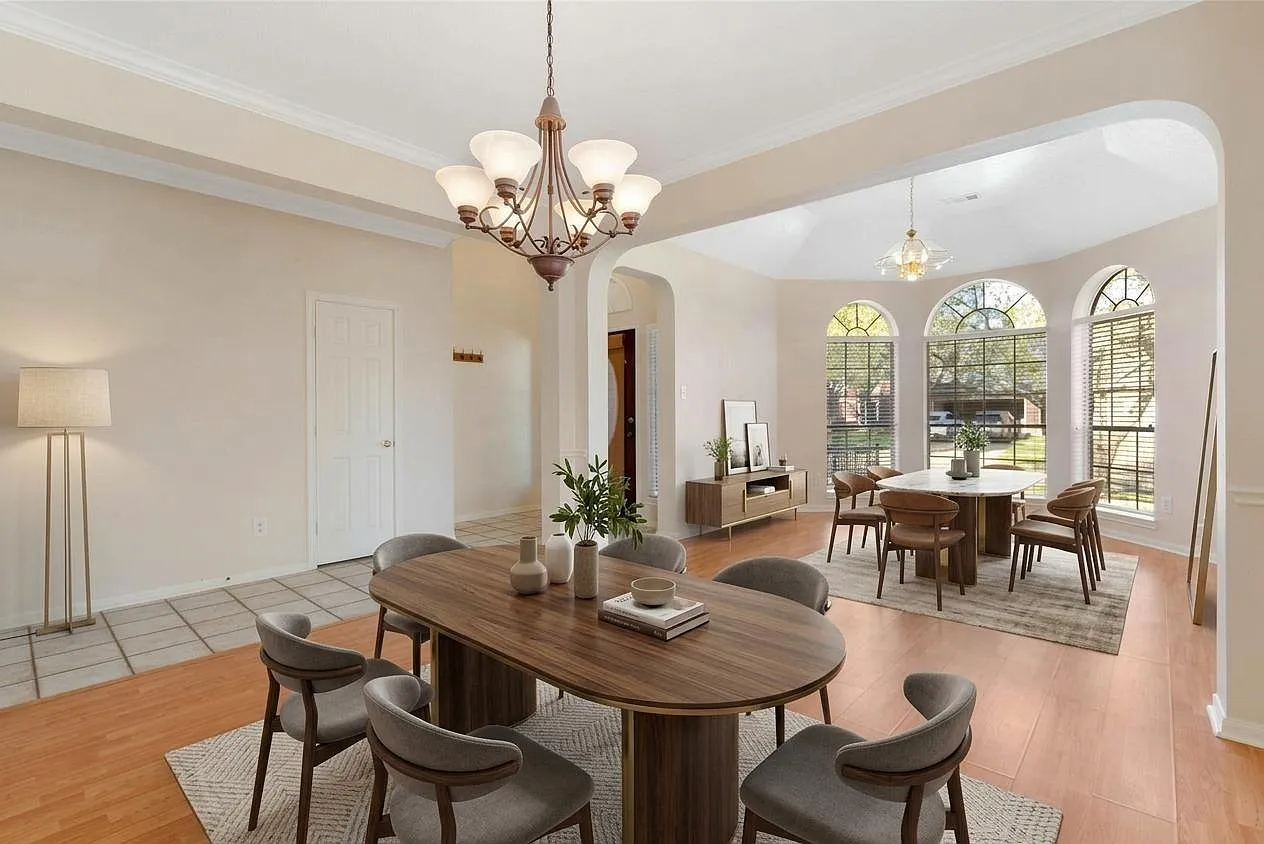 3 bed, 2.0 bath, 2315 sqft, $2,350 — Photo 2