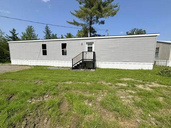 12 Finch Lane, Hermon, ME 04401