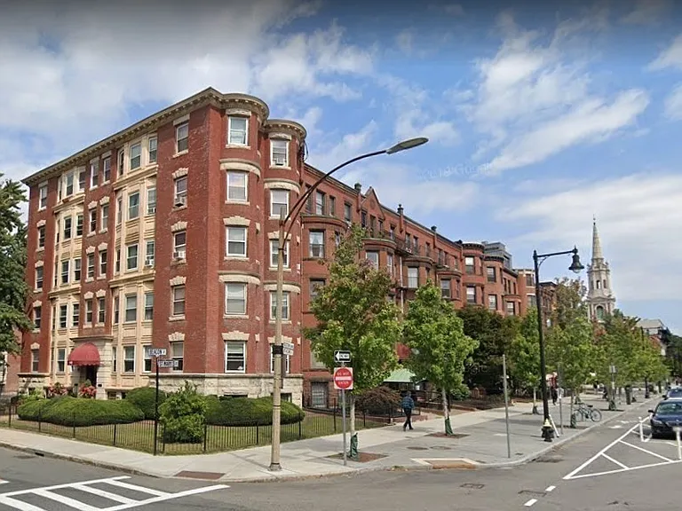 924 Beacon St #6 — Photo 22