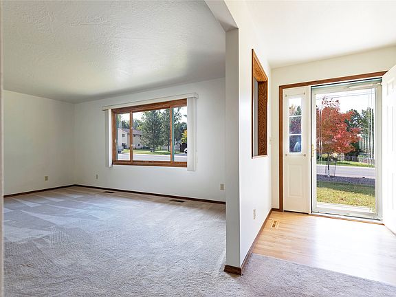 4th image of 6450 Linda Vista Blvd
